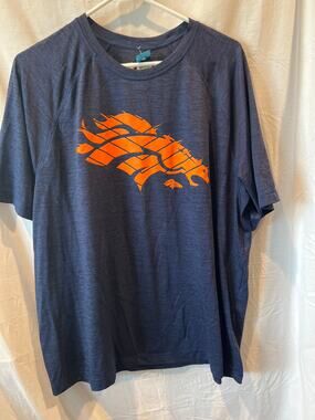 Men’s XL Denver Broncos dri-fit tee